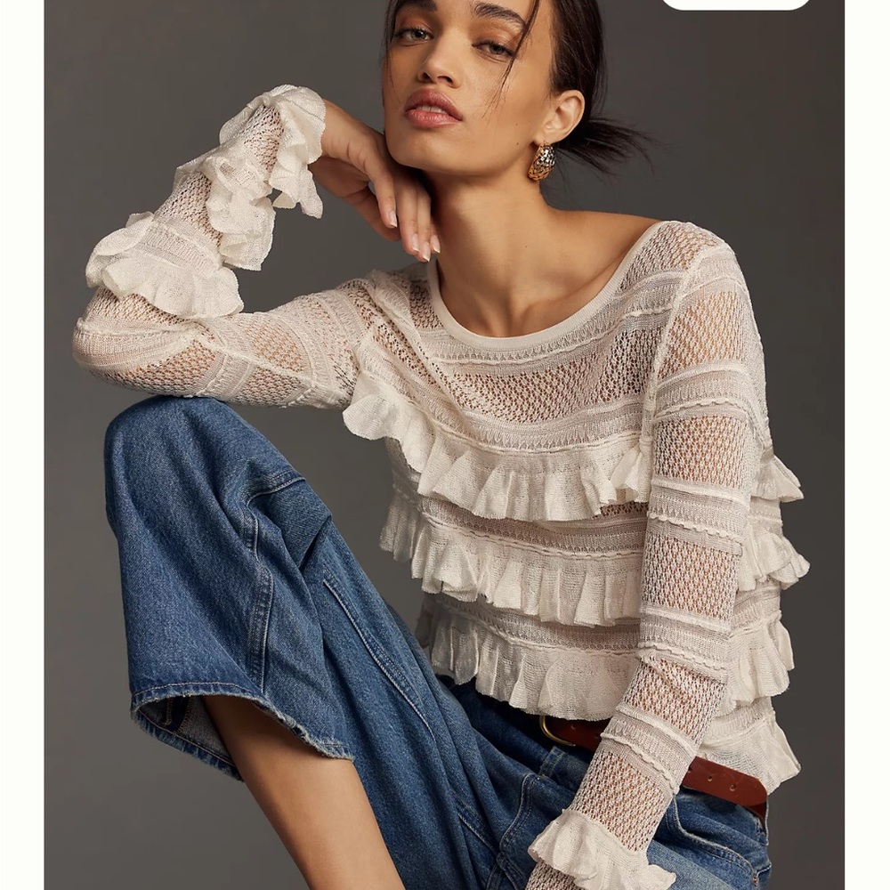 COUPLE LEFT NWT 💕Anthropologie Ruffle long sleeve Sweater🩷
